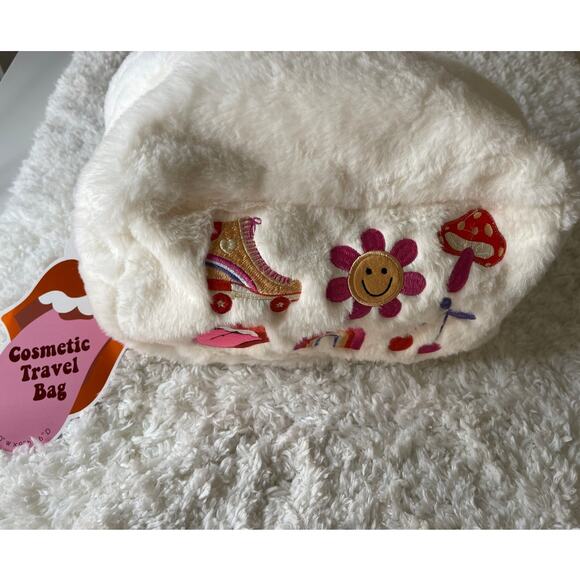Lifestyle Products White Soft Fuzzy Embroidered Cosmetic Travel Bag NEW Makeup - Picture 2 of 9